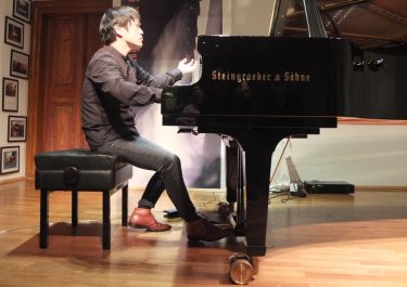 Shingo Inao live im Septemer 2020 im Kammermusiksaal der Klaviermanufaktur Steingräber